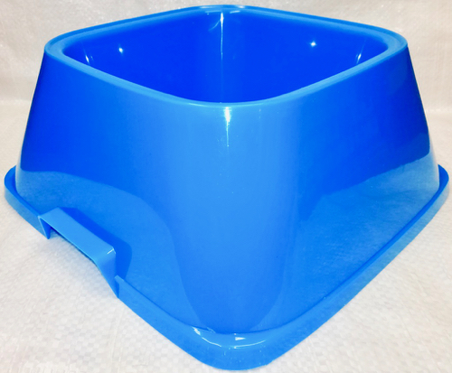ZOO PLAST миска пластиковая для собак Квадратная 25х25 см